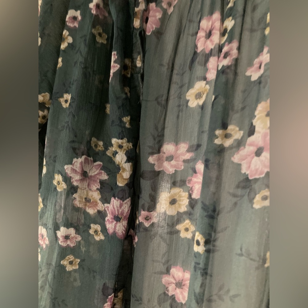 American Eagle Outfitters Women’s Sheer Floral Over Sweater - Picture 2 of 4